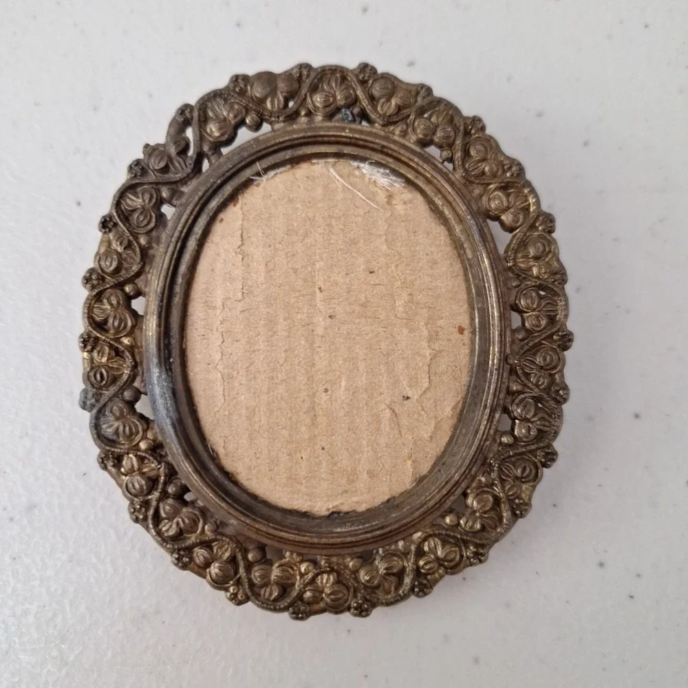 Antique Victorian Ornate Solid Brass Picture Frame Floral Vines 3.5